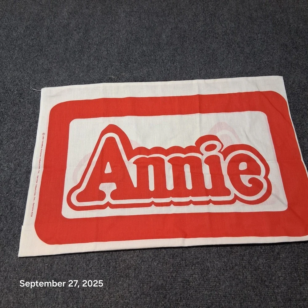 Little‎ Orphan Annie Spellout Throw Pillow Case Red White 1987 22x15